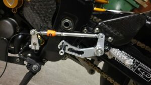 Quick shift Aprilia rsv tuono montato