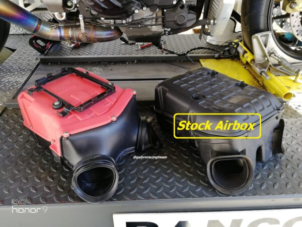 confronto airbox tuonoV4 Tuonov4 stage3 aprilia special parts gabro racing team 01 2