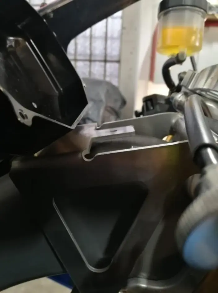 Installation Manual RS660 Ram Air Intake Kit 6 FIG 5: Drilling the duct using subframe lug
