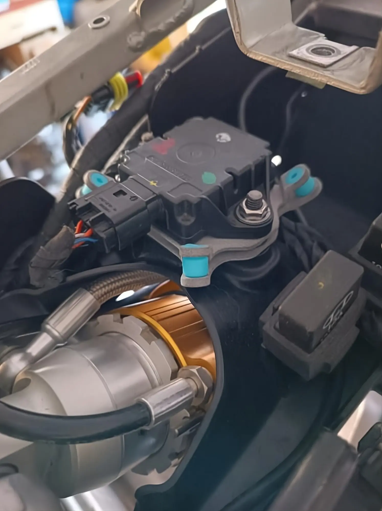 IMU-damper RS660 Tuono 660 3 FIG 2: IMU installation on upper strut